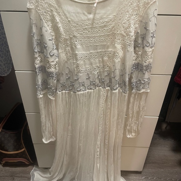 Free People - Picture 3 of 3